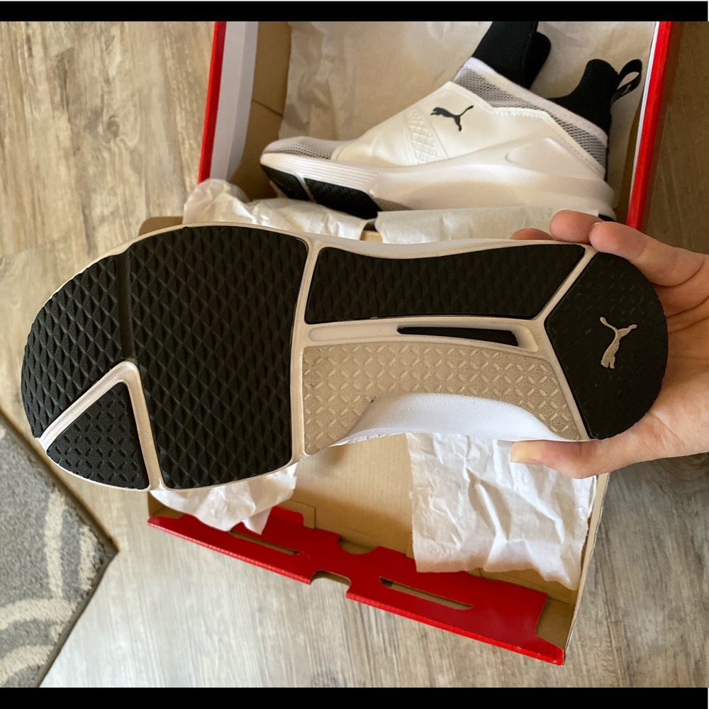 Puma Fierce Core Kylie Jenner Sneaker - Picture 7 of 7